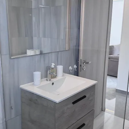 Savvas Apartment