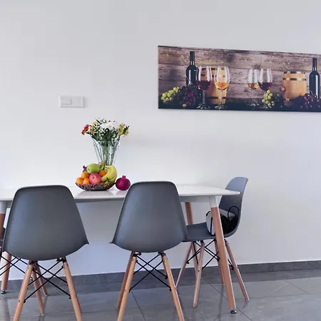 Apartment Savvas *